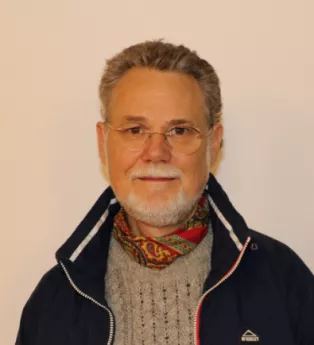 porträttfoto av Robin Gullstrand.